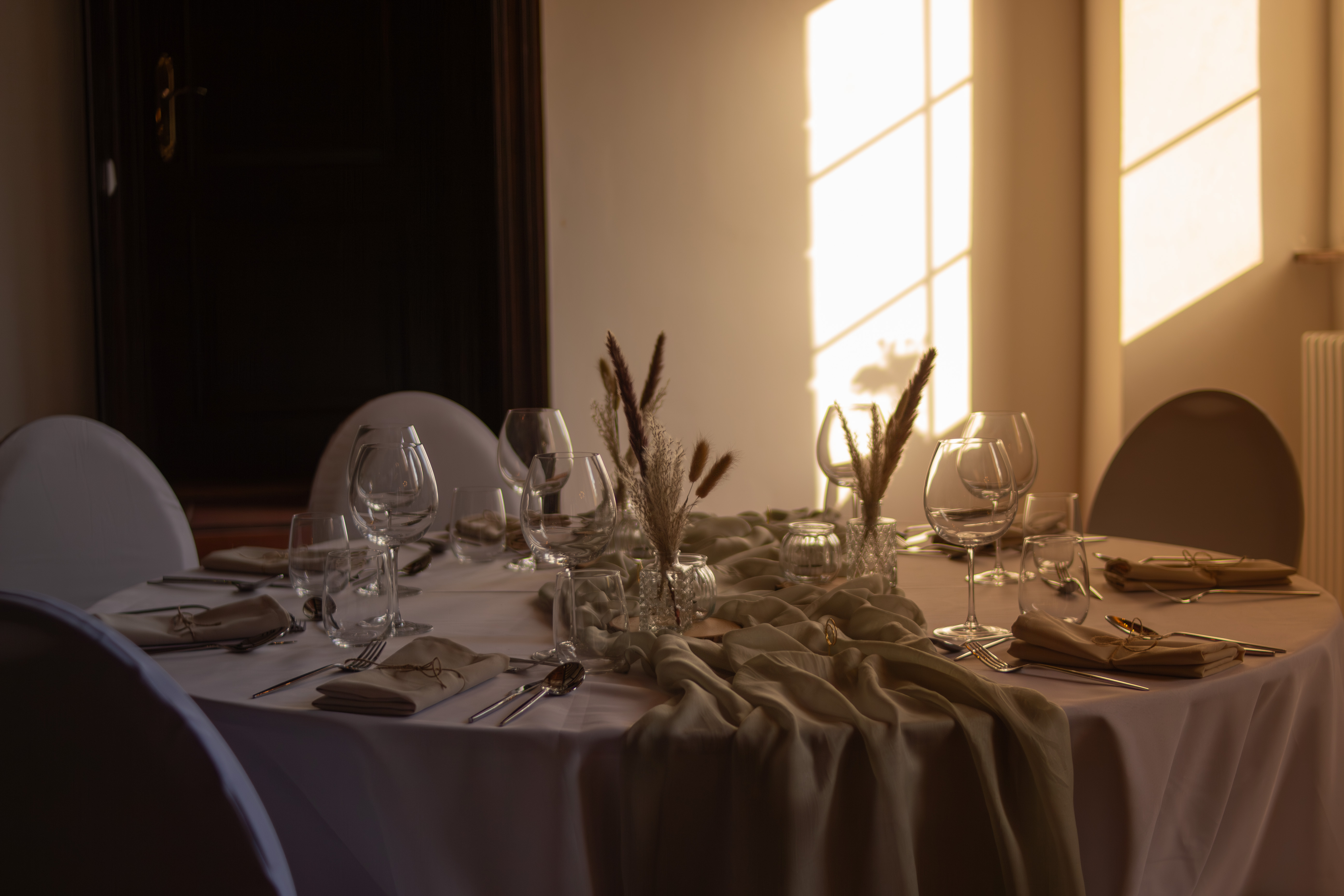 Festlich gedeckter Tisch im Schloss Mühlhof